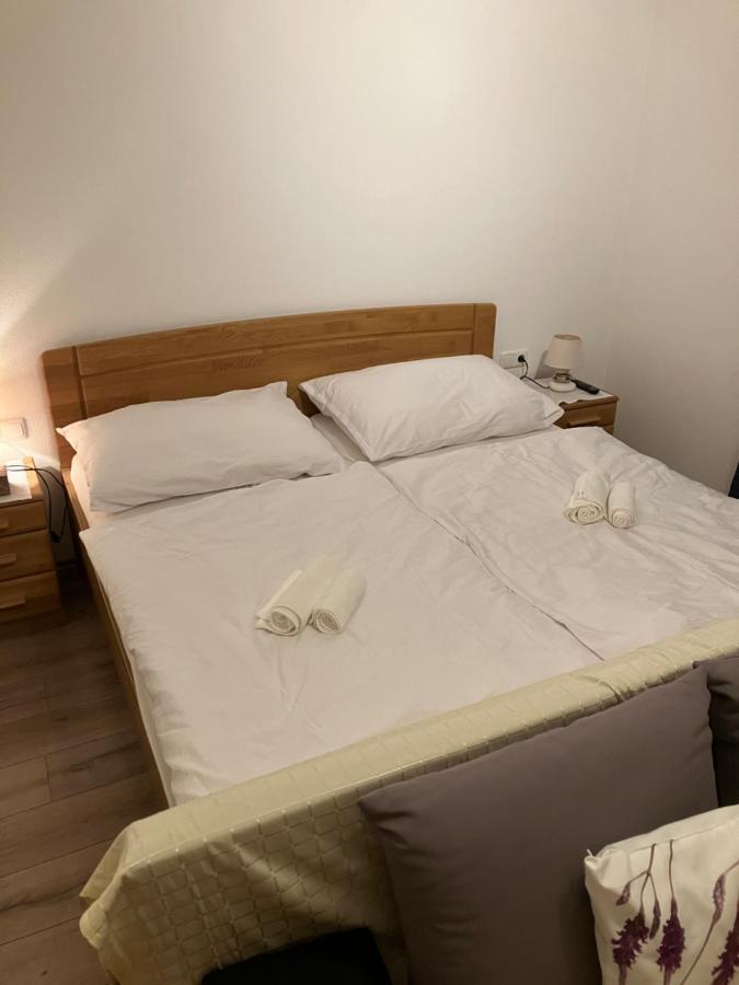 Apartman Tauplitz Skiing, Hiking, Bike, Cross Country - Haus Sandlweber Obersdorf Eksteriør bilde